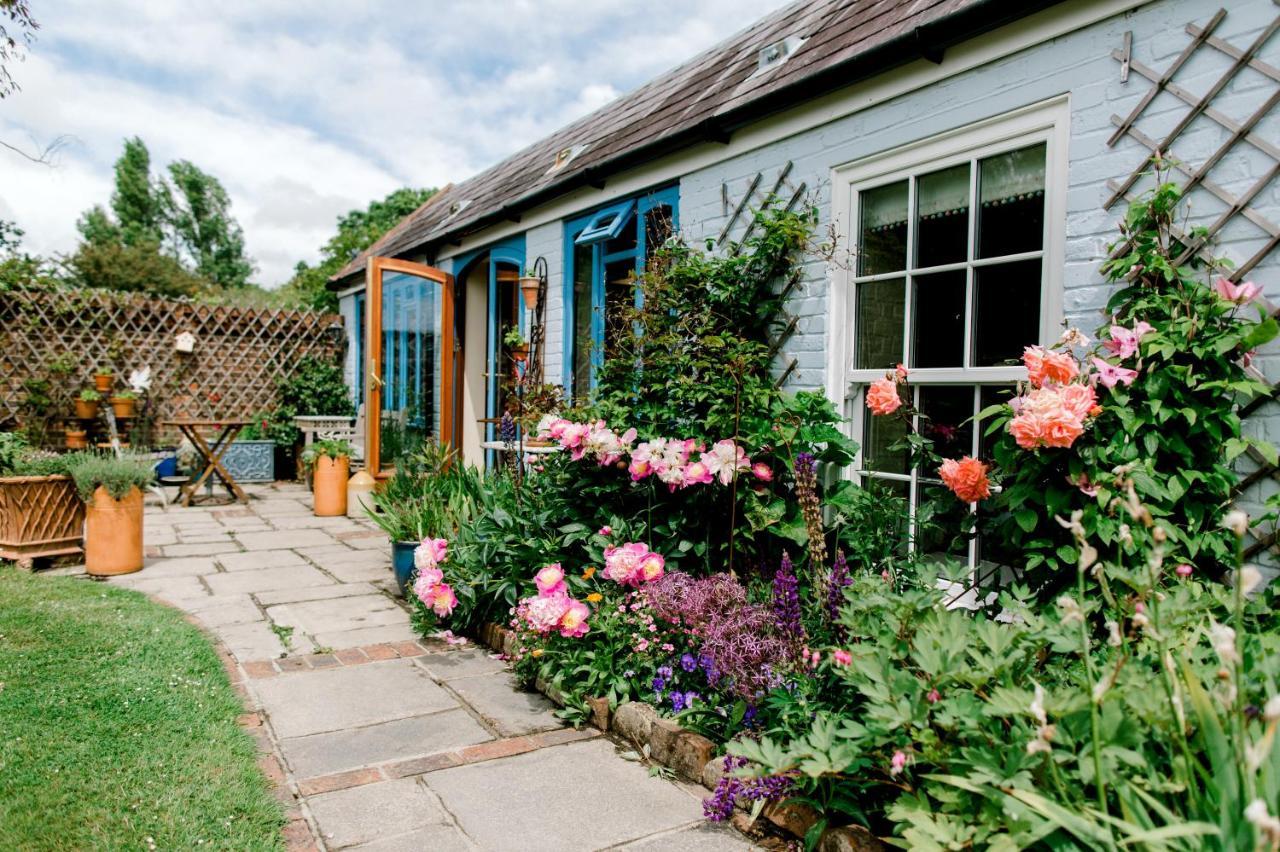 Cosy Cottage Ground Floor Bedroom Ensuite With Private Entrance Chichester Exterior foto